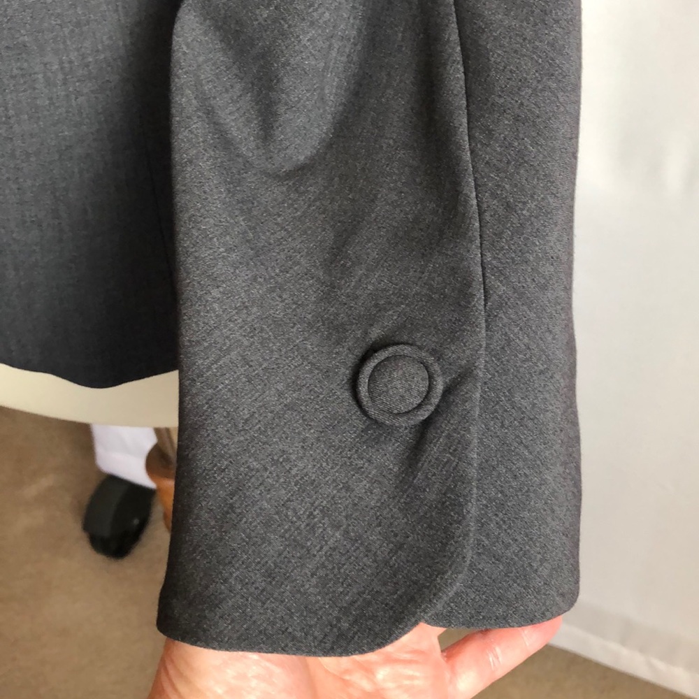 Larry Levine Gray Stretch Crop Blazer Jacket - Size 8 - Picture 4 of 10